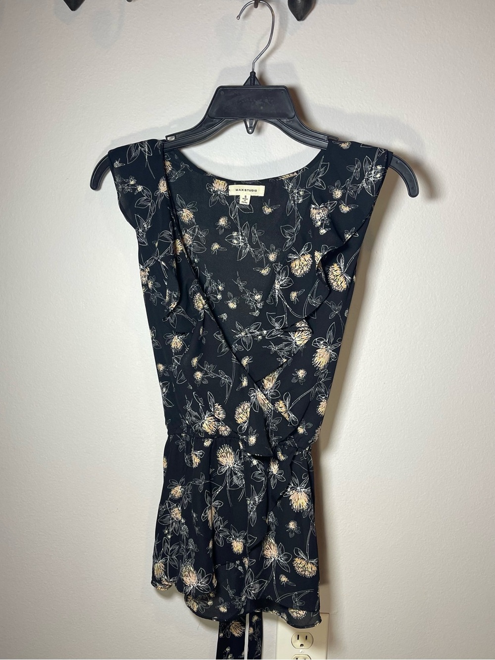 Max Studio Black Floral Wrap Peplum Top Size Small